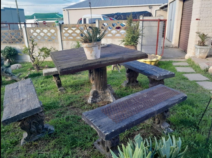 4 Bedroom Property for Sale in Albertinia Western Cape